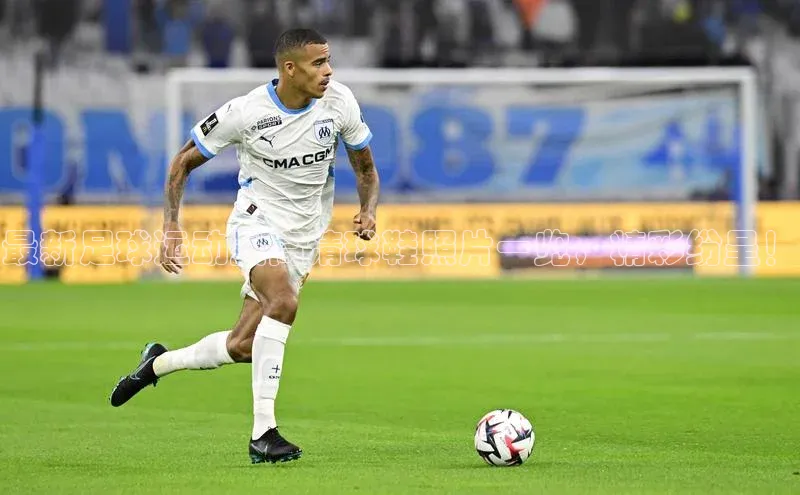 熊猫体育入口轻美电器最新足球运动员高清球鞋照片一览，精彩纷呈！